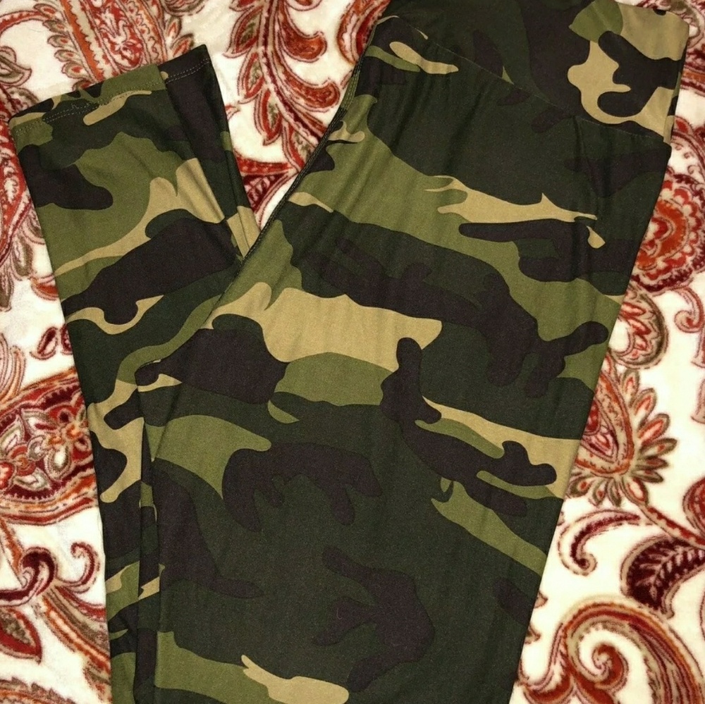 Lularoe tc2 camo leggings!!
